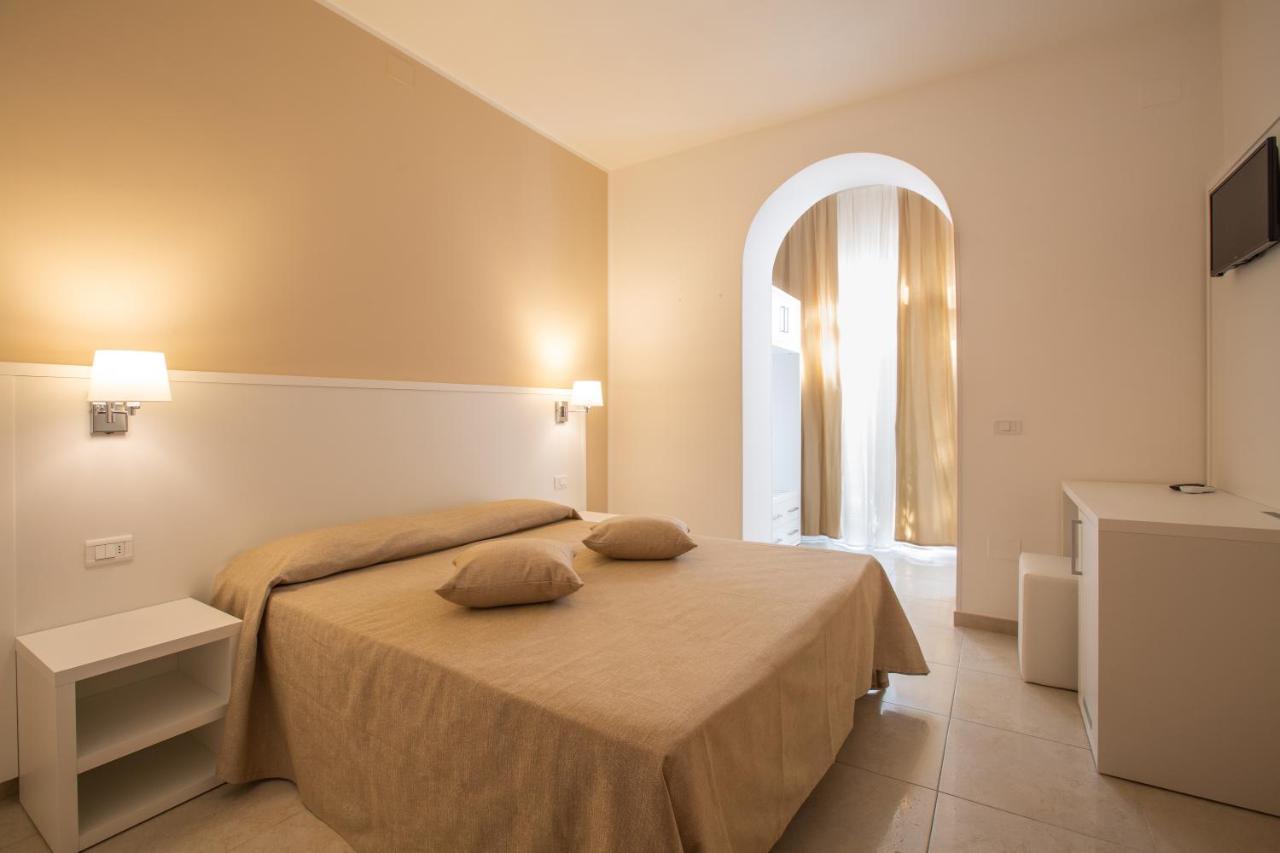 Hotel Falcone Vieste Esterno foto