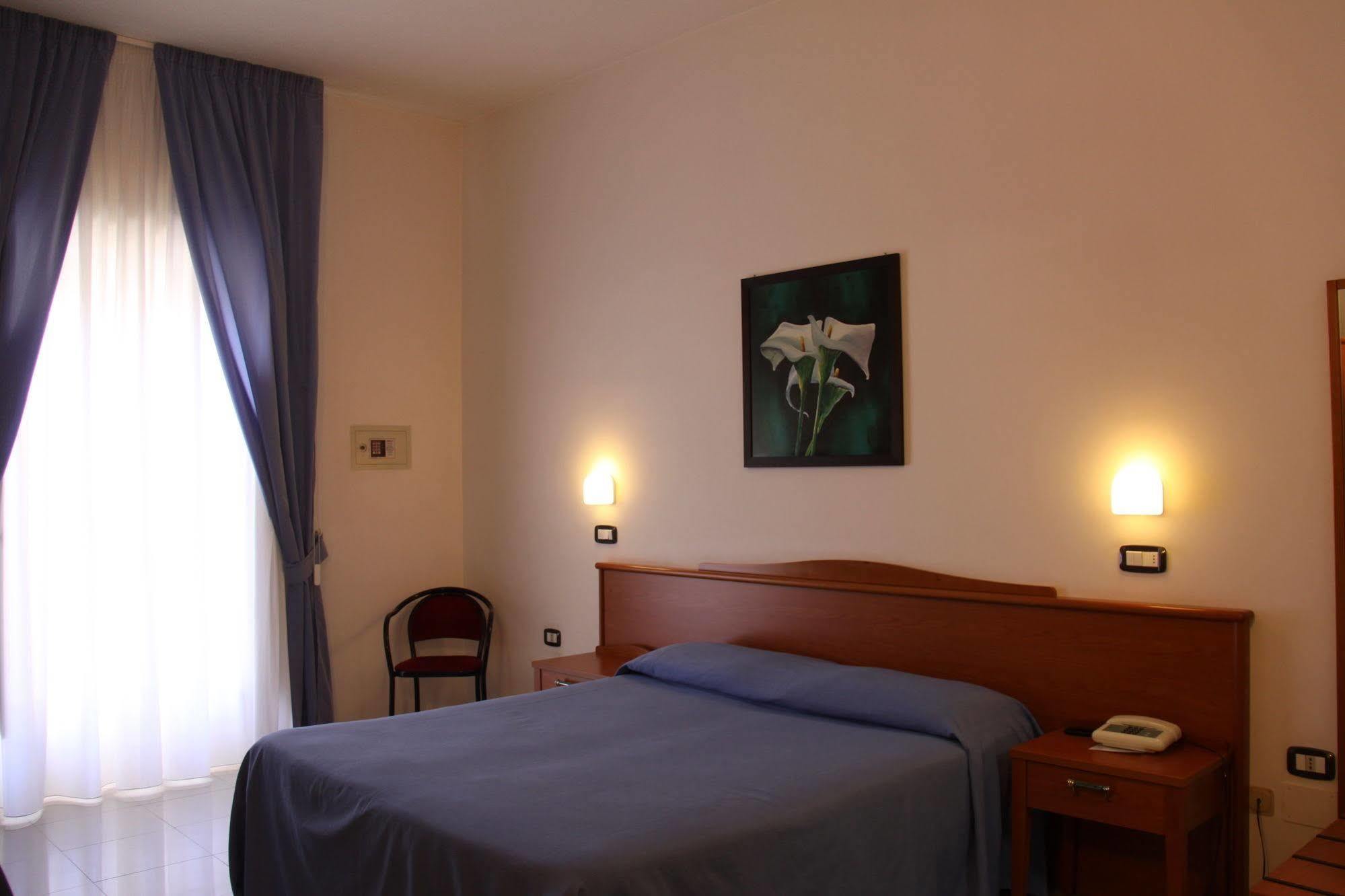 Hotel Falcone Vieste Esterno foto