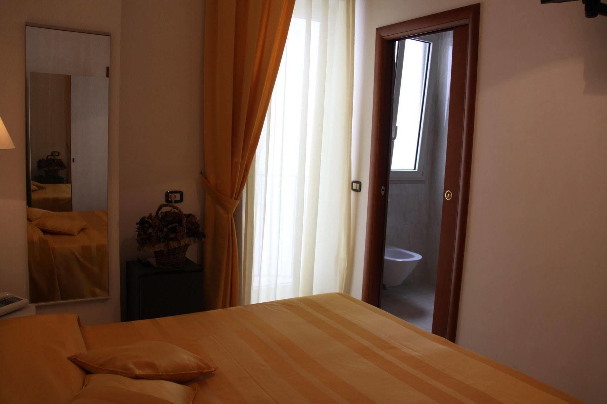 Hotel Falcone Vieste Esterno foto