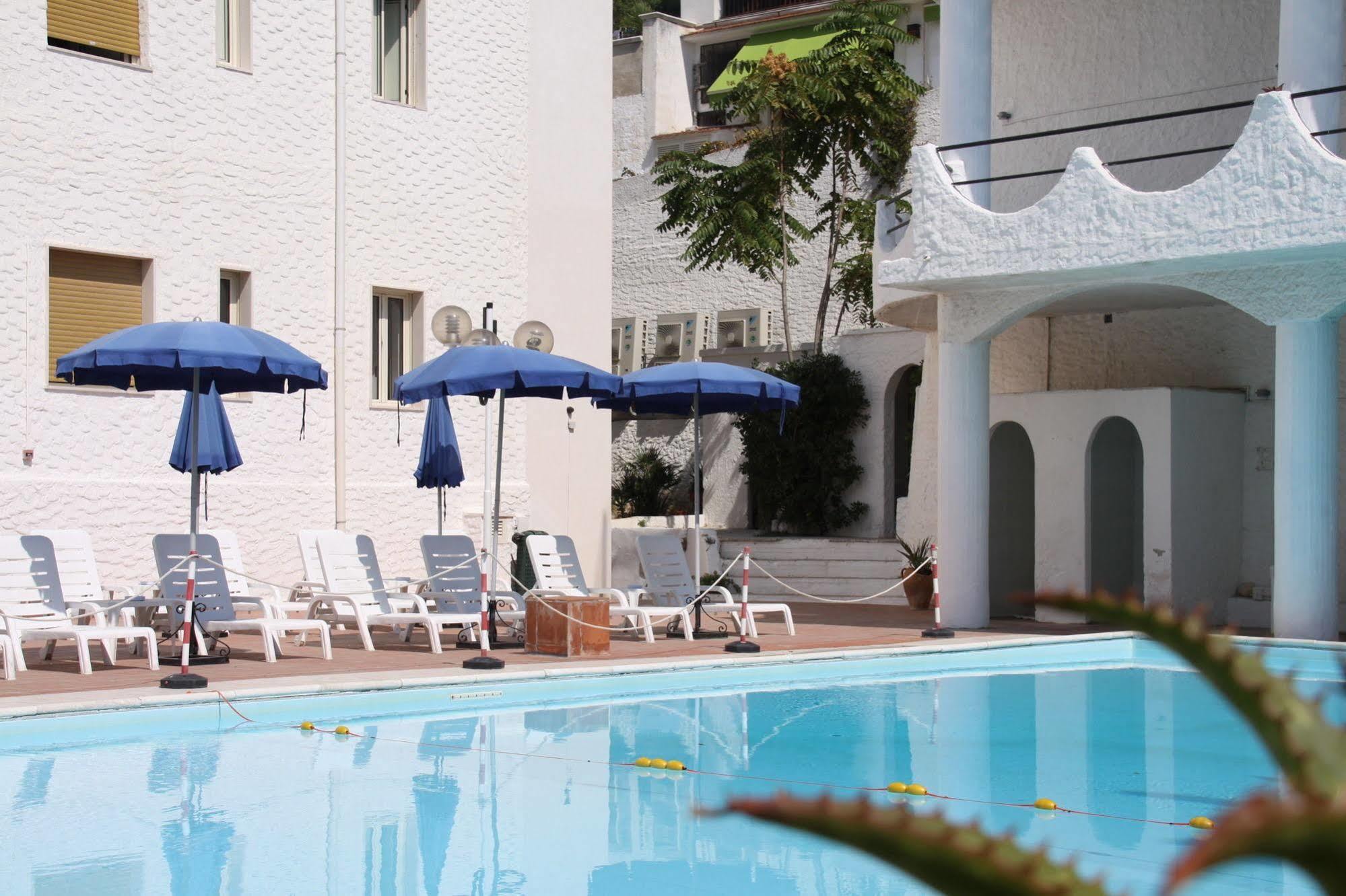 Hotel Falcone Vieste Esterno foto