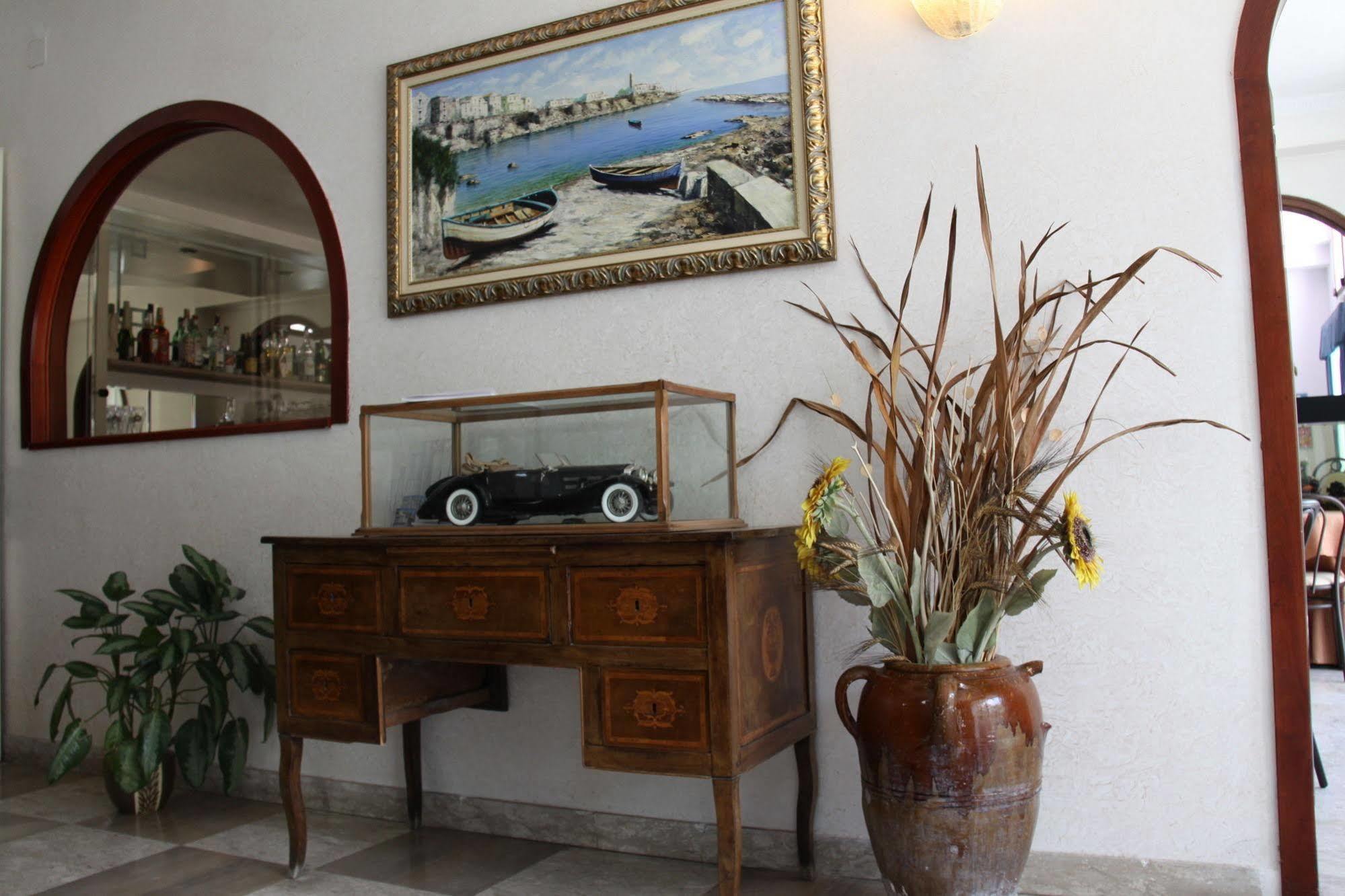 Hotel Falcone Vieste Esterno foto