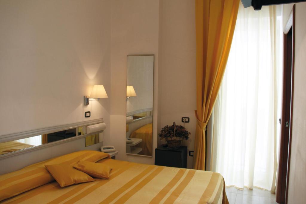 Hotel Falcone Vieste Esterno foto