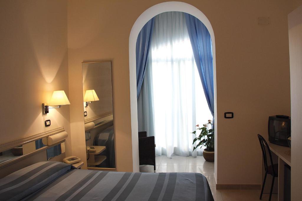 Hotel Falcone Vieste Esterno foto